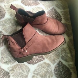 Rust blush Teva booties